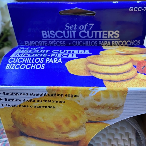 / Progressive Canape Biscuit Cutter Set of 7 NEW - Picture 2 of 5